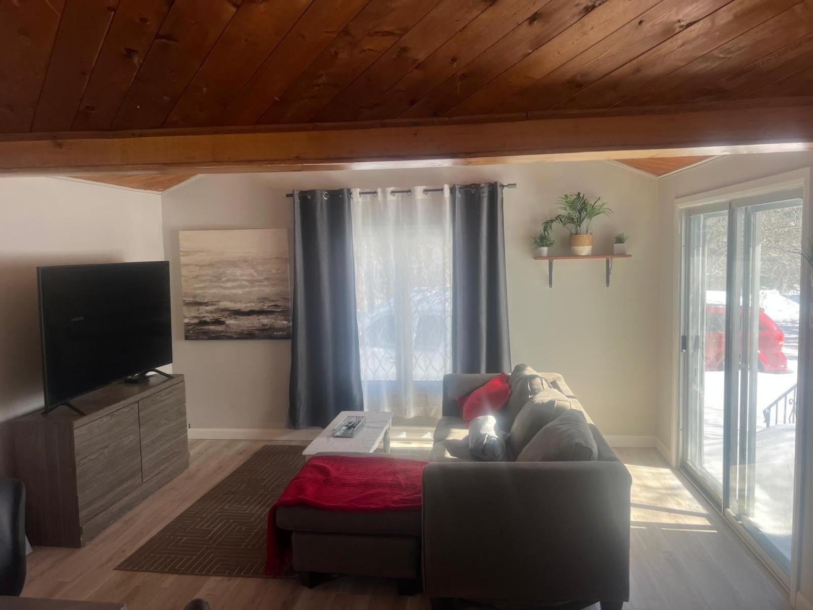 Cozy Chalet Near The Beach Shediac Room photo